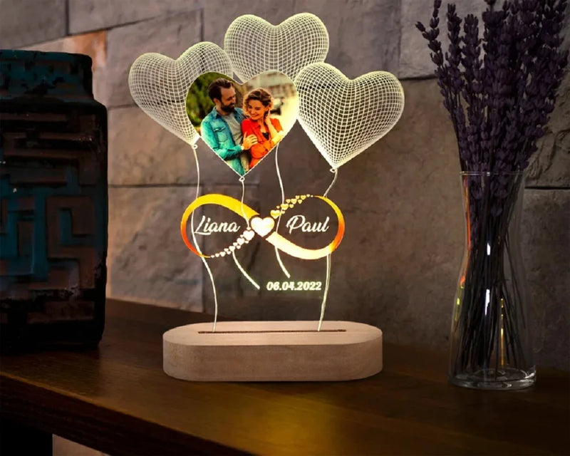 Placa Com Foto Personalizada Data e Nomes Com Coração Iluminado